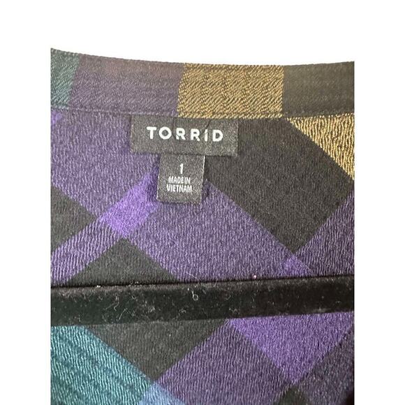 Torrid Plaid Gauze Button Front Tie Neck Tank Purple Green Gold Black Size 1 - Picture 8 of 8